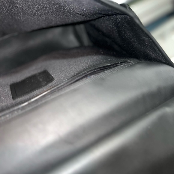 AUTHENTIC COACH BRIEFCASE TRAVEL COLLECTION MESSENGER LAPTOP BAG - Picture 6 of 7